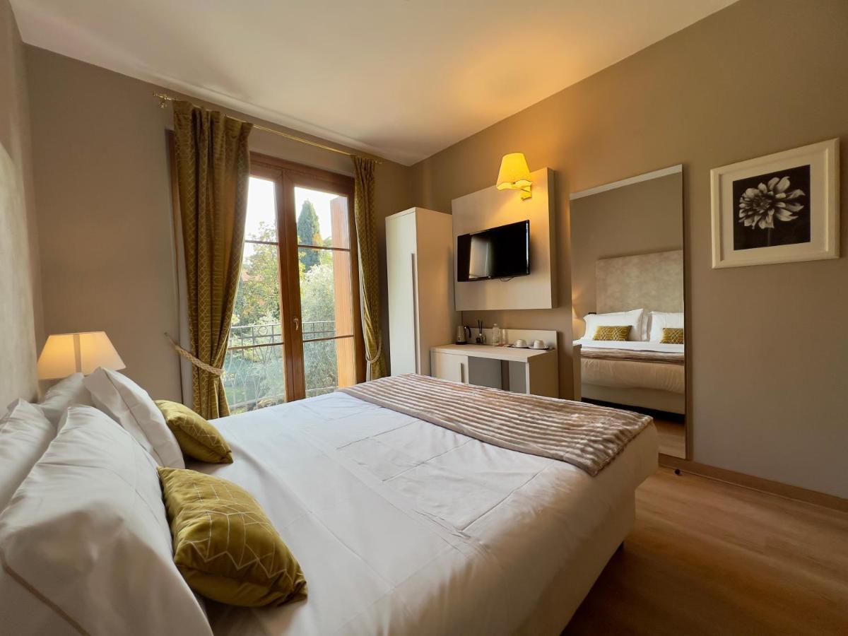 Hotel Villa Maria Au Lac - Estella Hotels Italia ตอสโกลาโน มาแดร์โน ภายนอก รูปภาพ