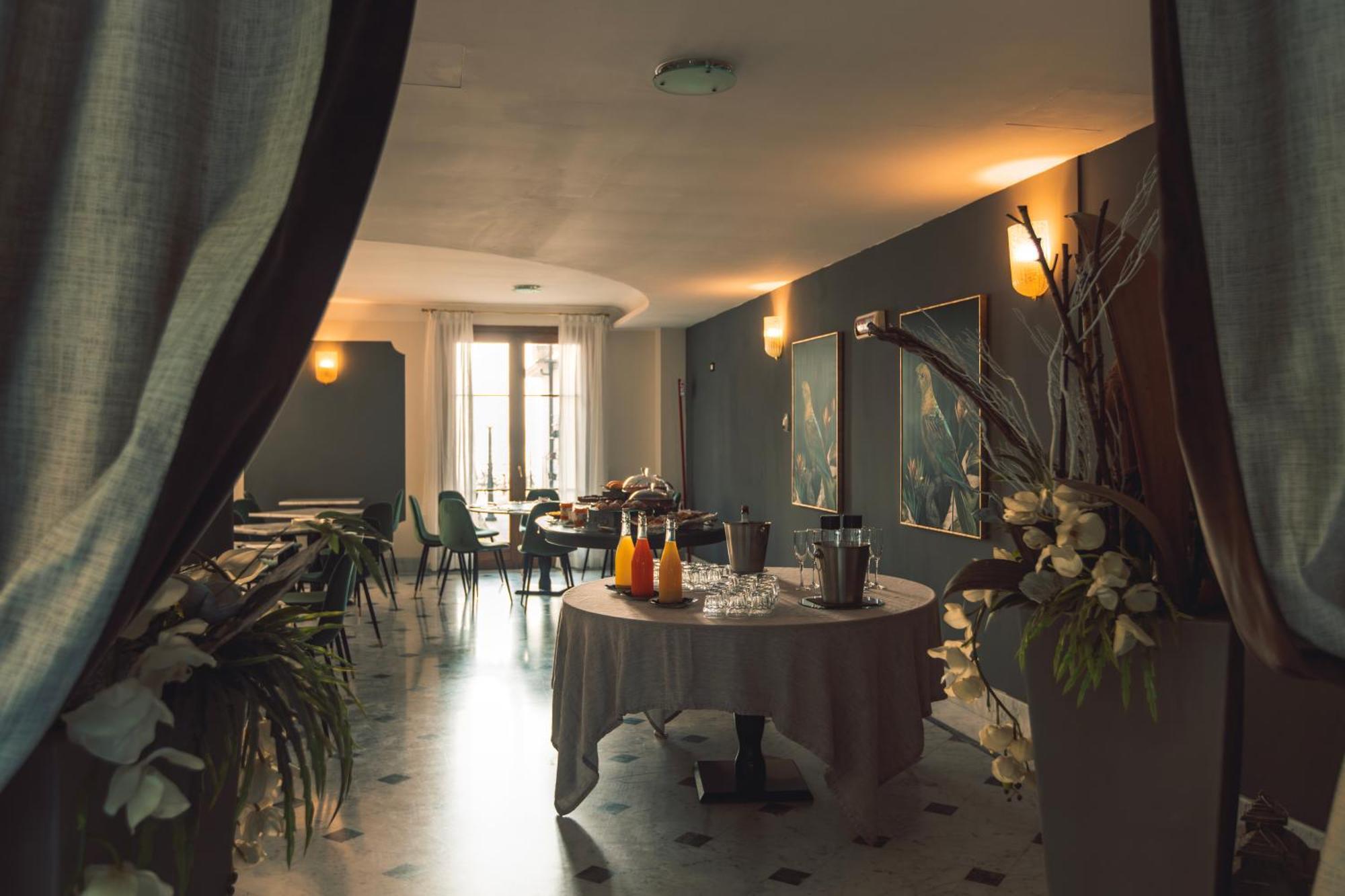 Hotel Villa Maria Au Lac - Estella Hotels Italia ตอสโกลาโน มาแดร์โน ภายนอก รูปภาพ